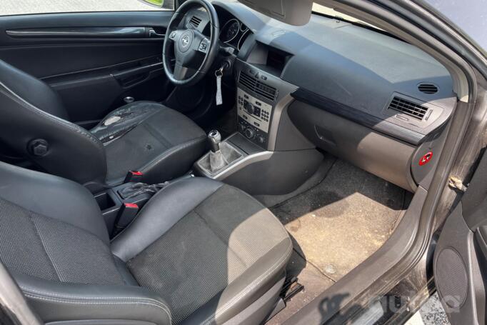 Opel Astra H [restyling]