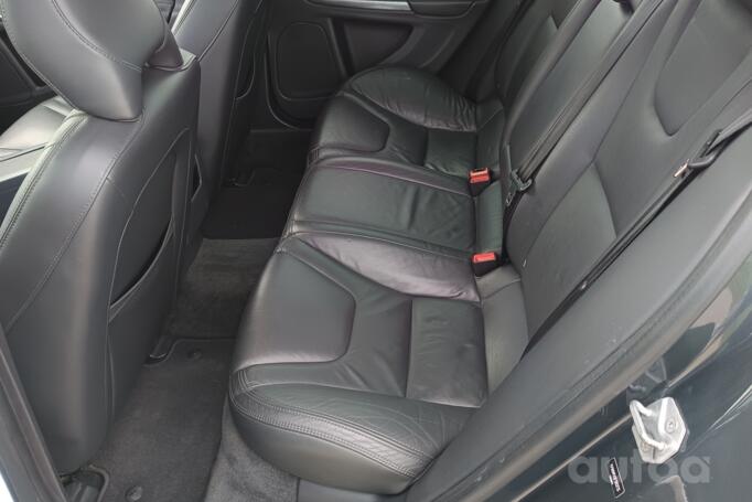 Volvo S60 2 generation [restyling] Sedan 4-doors