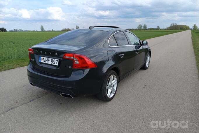 Volvo S60 2 generation [restyling] Sedan 4-doors