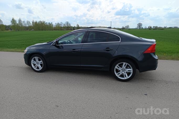 Volvo S60 2 generation [restyling] Sedan 4-doors