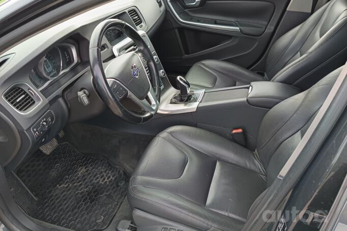 Volvo S60 2 generation [restyling] Sedan 4-doors