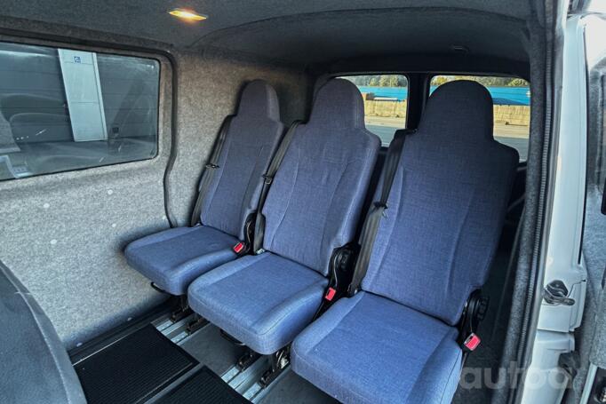 Volkswagen Transporter T6 Kombi minivan 4-doors