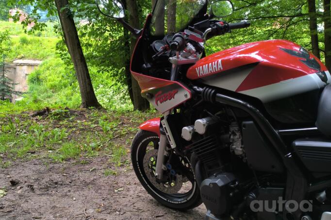 Yamaha FZS 600 Fazer