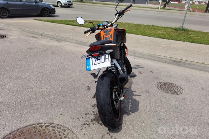 KTM Duke