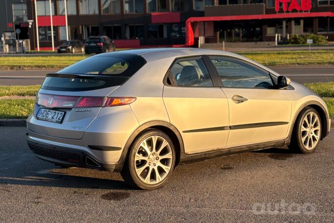 Honda Civic 8 generation Hatchback 5-doors