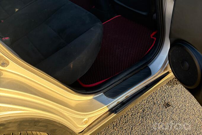 Honda Civic 8 generation Hatchback 5-doors