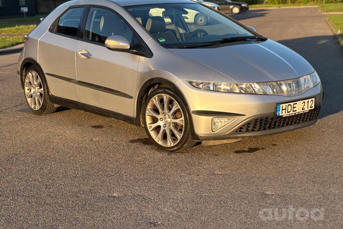 Honda Civic 8 generation Hatchback 5-doors