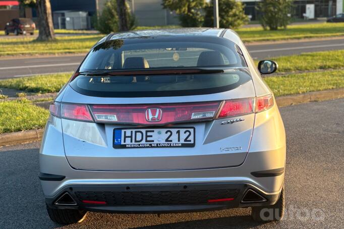 Honda Civic 8 generation Hatchback 5-doors