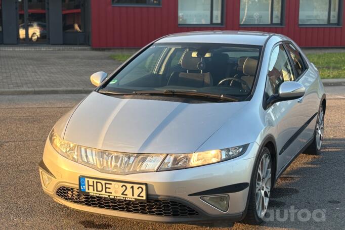 Honda Civic 8 generation Hatchback 5-doors