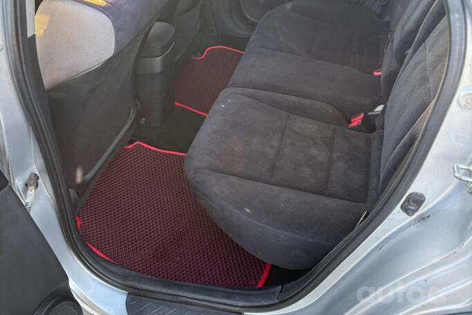 Honda Civic 8 generation Hatchback 5-doors