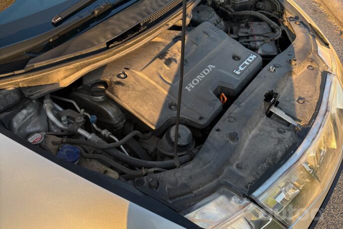 Honda Civic 8 generation Hatchback 5-doors