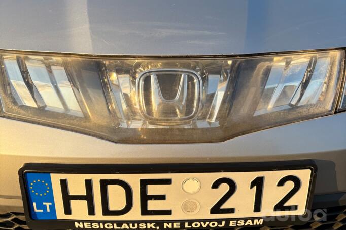 Honda Civic 8 generation Hatchback 5-doors