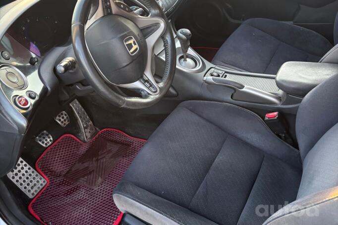 Honda Civic 8 generation Hatchback 5-doors