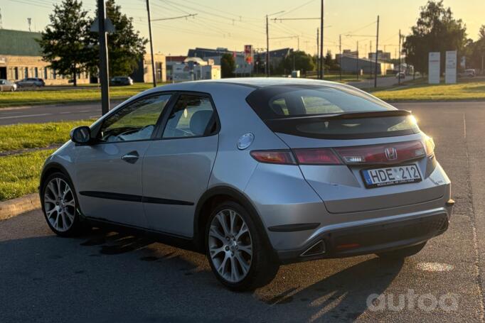 Honda Civic 8 generation Hatchback 5-doors