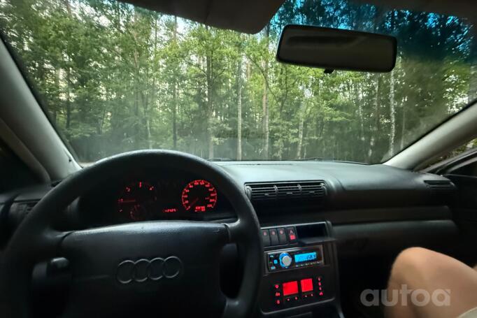 Audi A4 B5 Avant wagon 5-doors