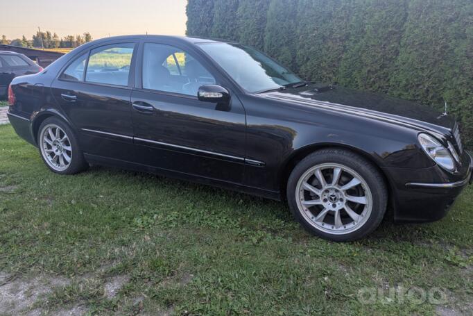 Mercedes-Benz E-Class W211 Sedan