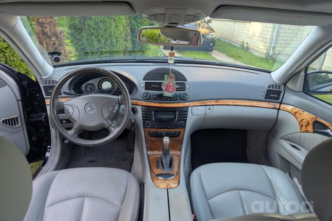 Mercedes-Benz E-Class W211 Sedan