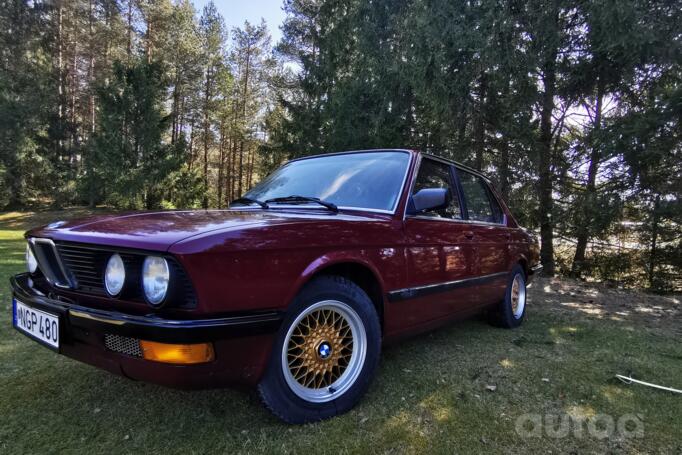 BMW 5 Series E28 Sedan