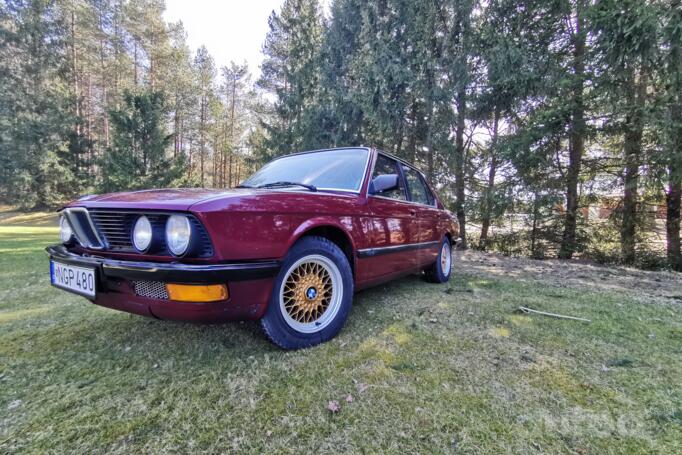 BMW 5 Series E28 Sedan