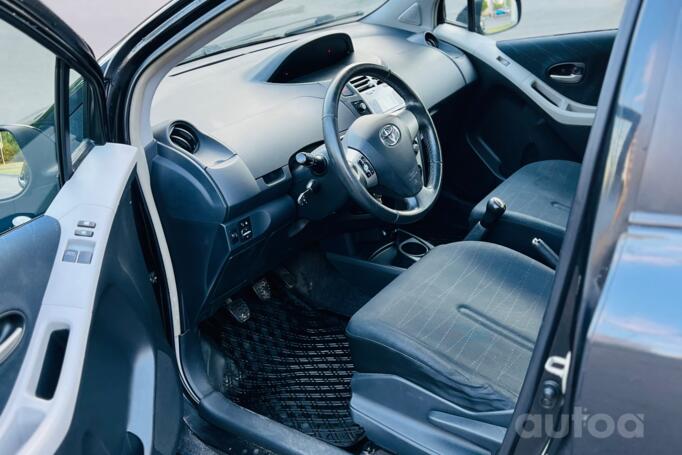 Toyota Yaris 2 generation [restyling]