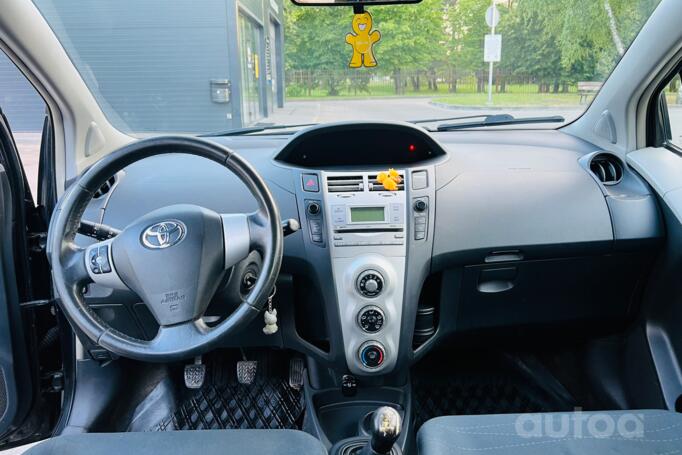 Toyota Yaris 2 generation [restyling]