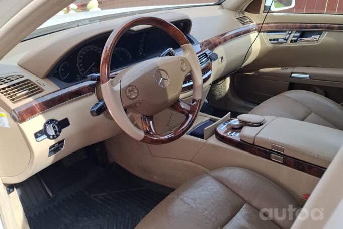 Mercedes-Benz S-Class W221 Sedan Long