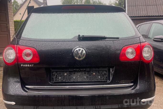 Volkswagen Passat B6 wagon 5-doors