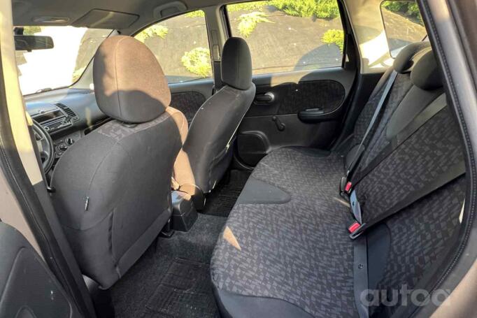 Nissan Note E11 Hatchback