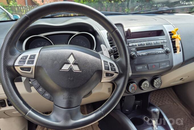 Mitsubishi Outlander 2 generation