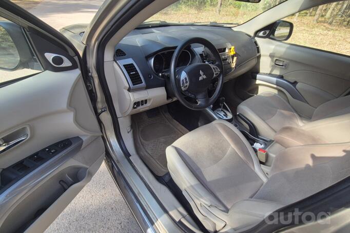 Mitsubishi Outlander 2 generation