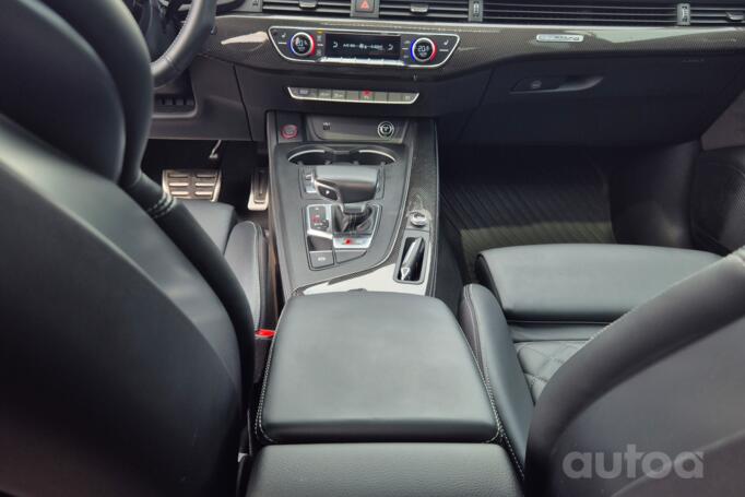 Audi S4 B9 Sedan