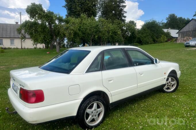 Audi A6 A4/C4 Sedan