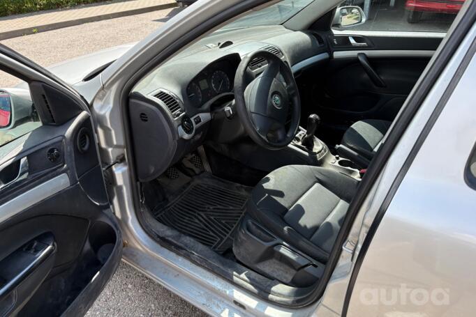 Skoda Octavia 2 generation Combi wagon 5-doors