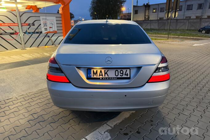 Mercedes-Benz S-Class W221 Sedan 4-doors