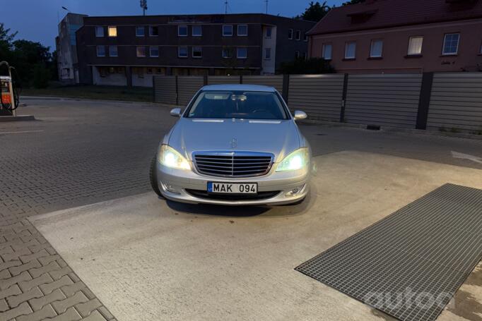 Mercedes-Benz S-Class W221 Sedan 4-doors