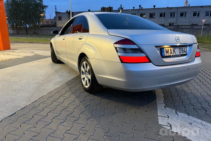 Mercedes-Benz S-Class W221 Sedan 4-doors