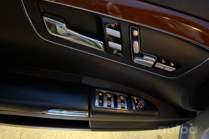 Mercedes-Benz S-Class W221 Sedan 4-doors