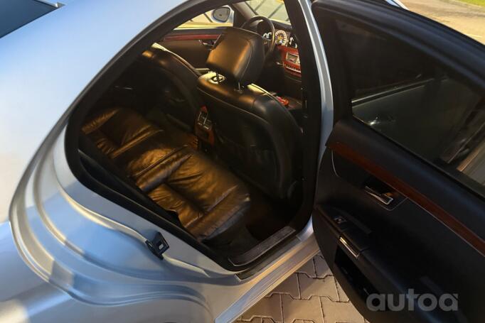 Mercedes-Benz S-Class W221 Sedan 4-doors