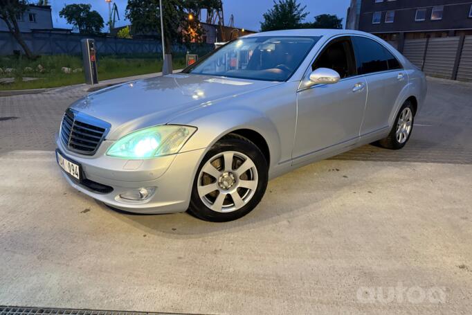 Mercedes-Benz S-Class W221 Sedan 4-doors