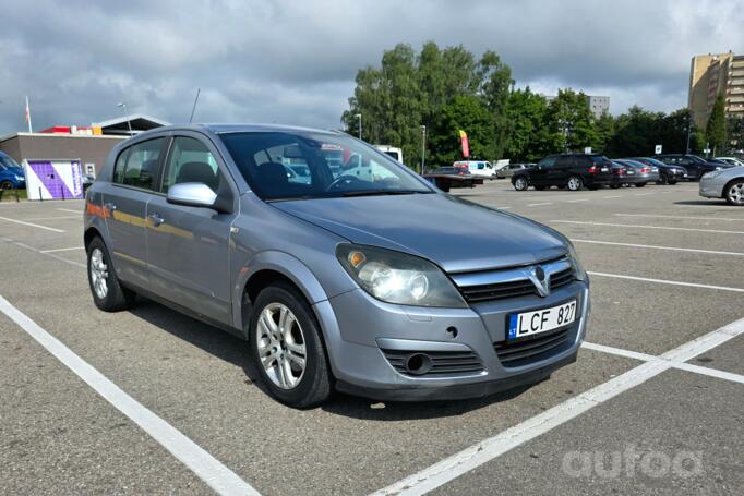 Opel Astra H Hatchback