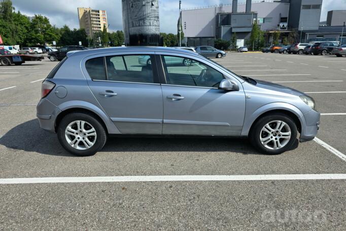 Opel Astra H Hatchback