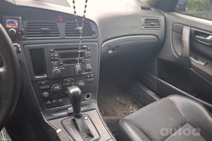Volvo V70 2 generation wagon