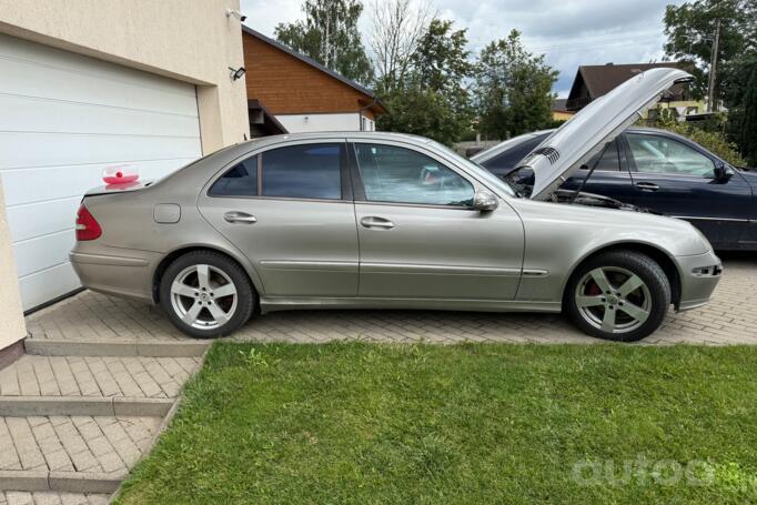 Mercedes-Benz E-Class W211 Sedan