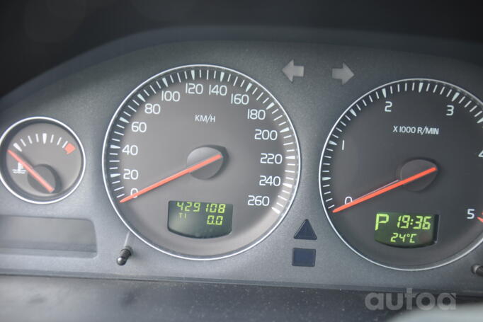 Volvo V70 2 generation [restyling] wagon 5-doors