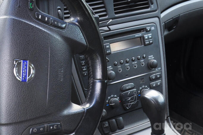 Volvo V70 2 generation [restyling] wagon 5-doors