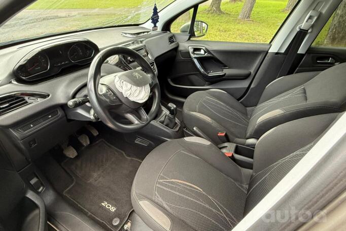 Peugeot 208 1 generation Hatchback 5-doors