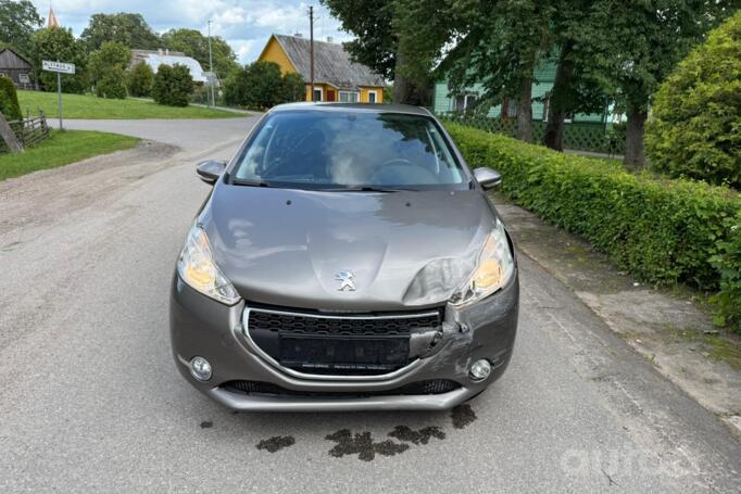 Peugeot 208 1 generation Hatchback 5-doors