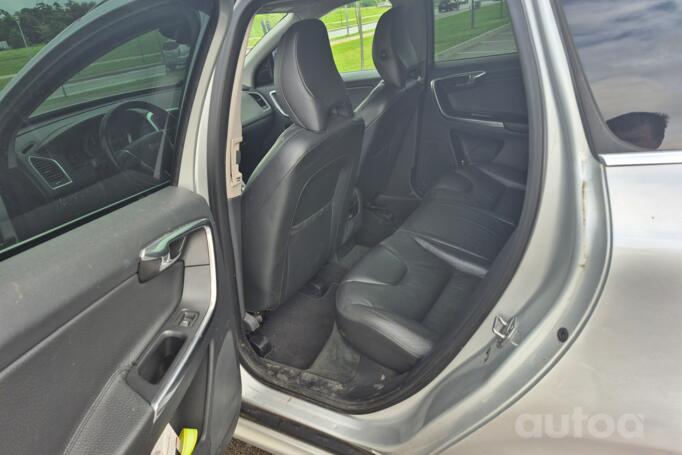 Volvo XC60 1 generation [restyling] Crossover