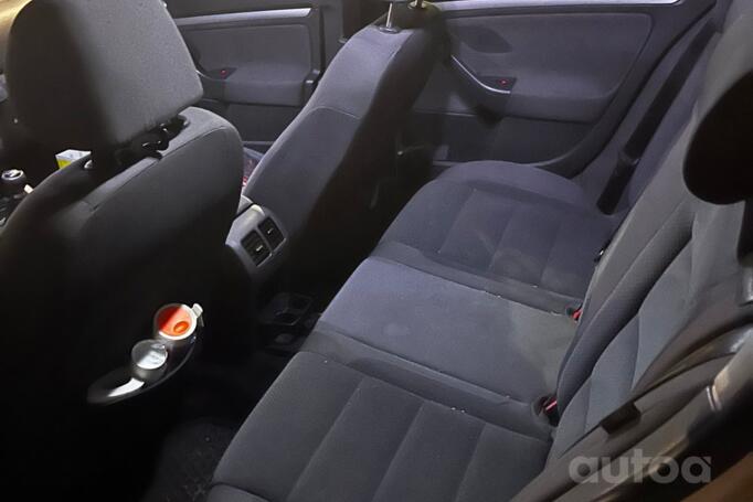 Volkswagen Golf 5 generation Hatchback 5-doors