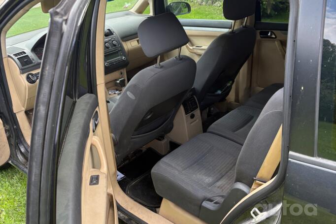Volkswagen Touran 1 generation Minivan